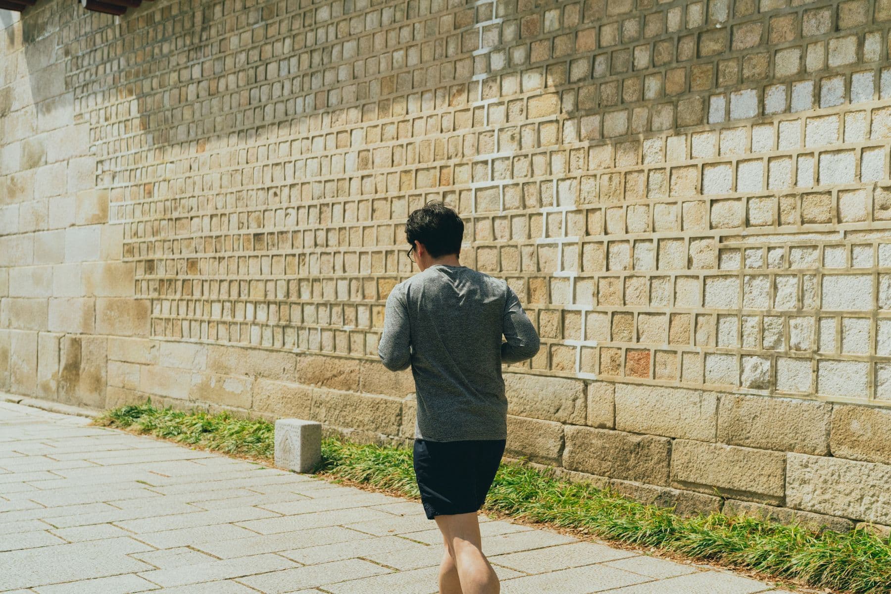 서울 도심 성곽길을 달리는 러너